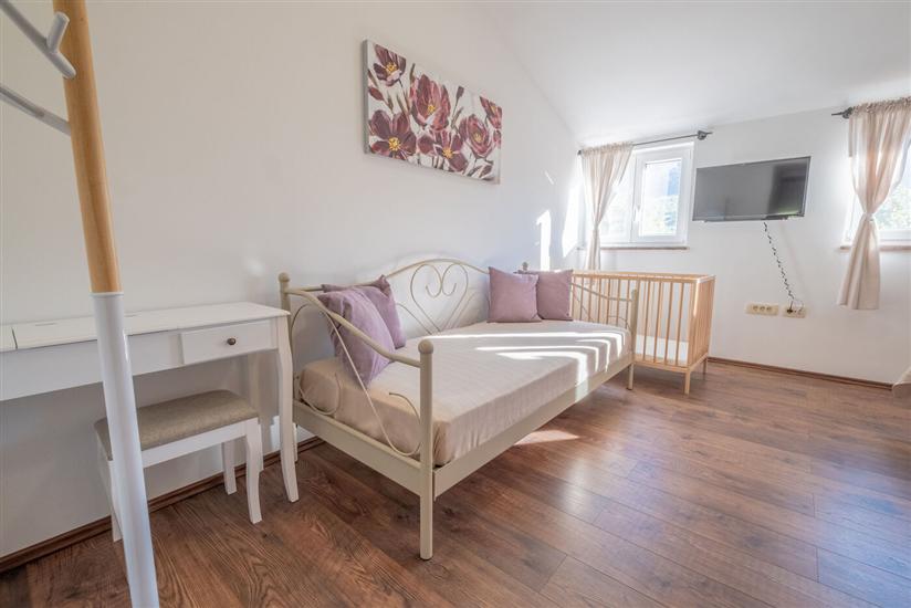 House K1, for 8 persons