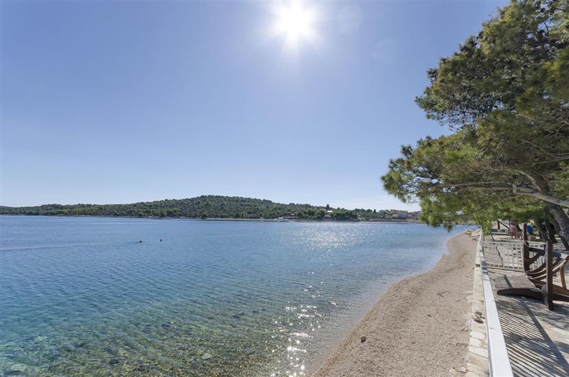 Apartments Villa AS Jezera