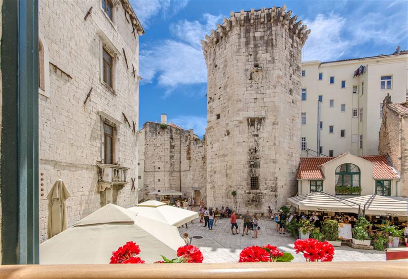 Apartment Sweet Nest