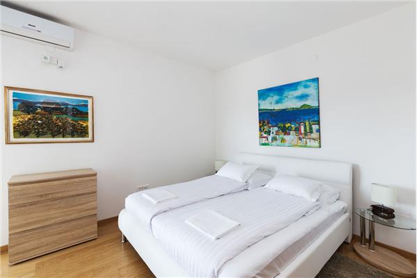 House K1, for 12 persons