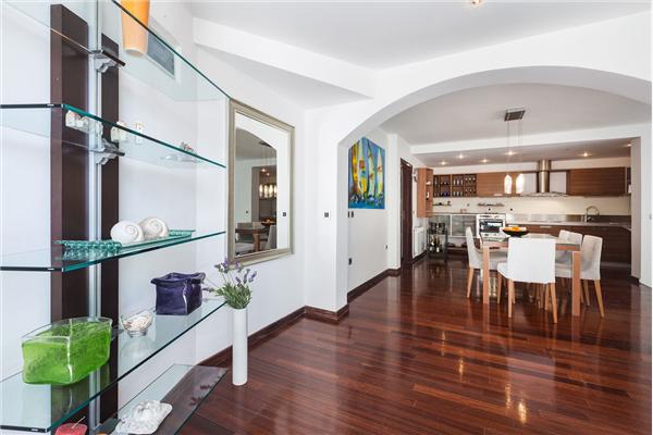 House K1, for 12 persons