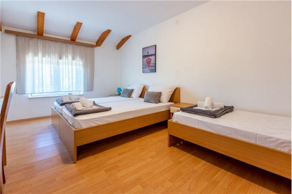 Apartment A1, for 6 persons