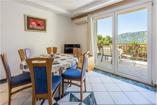 Apartment A1, for 6 persons