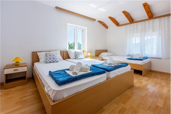 Apartment A2, for 5 persons