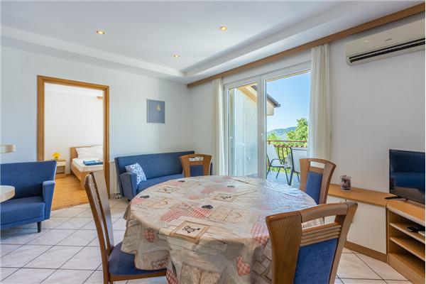 Apartment A2, for 5 persons