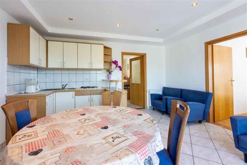 Apartment A2, for 5 persons