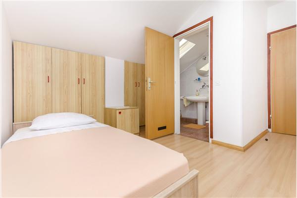 Apartment A2, for 5 persons