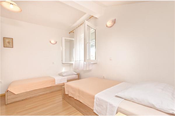 Apartment A2, for 5 persons