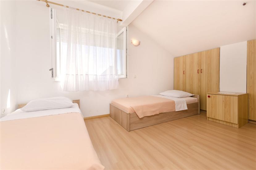 Apartment A2, for 5 persons