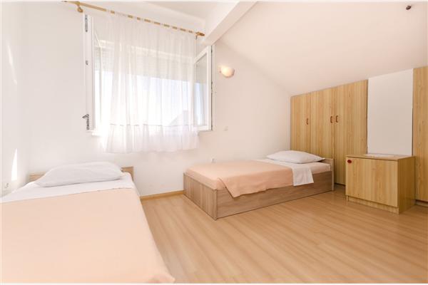Apartment A2, for 5 persons