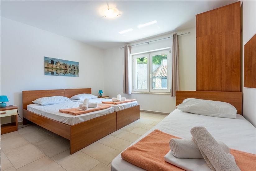 Apartment A4, for 5 persons