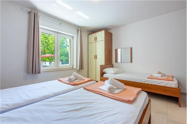 Apartment A4, for 5 persons