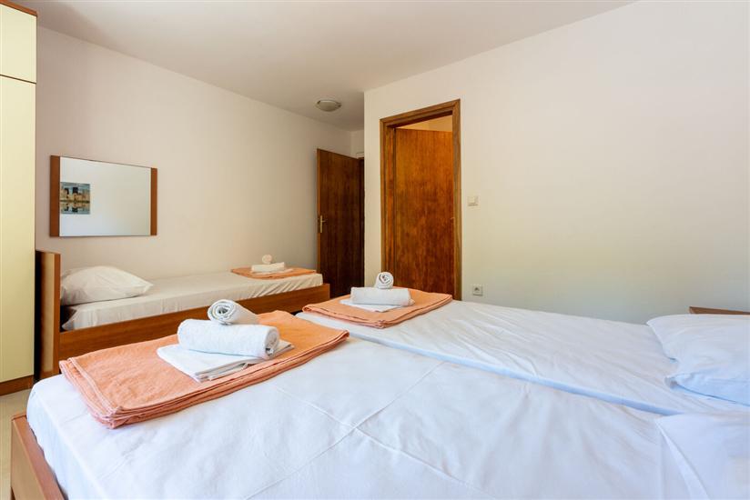 Apartment A4, for 5 persons