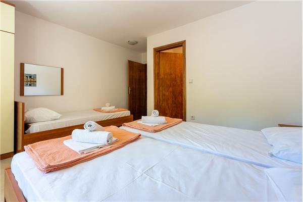 Apartment A4, for 5 persons