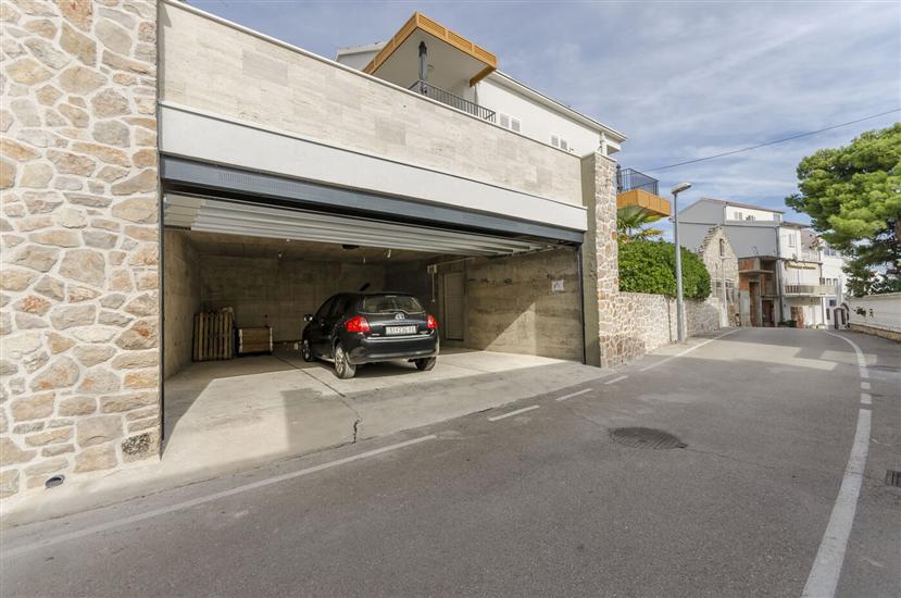 Apartments Tribunj Mali mago