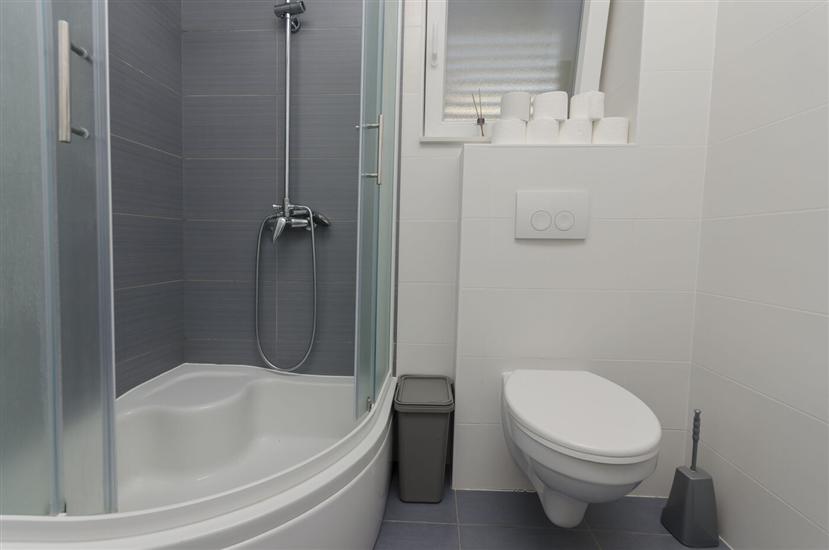 Apartment A4, for 5 persons