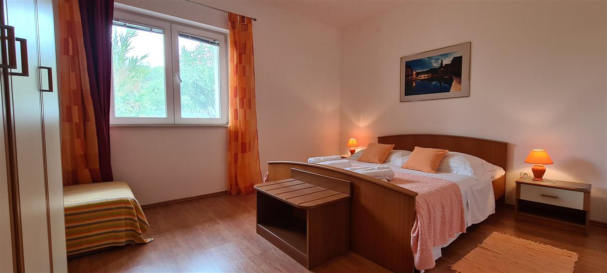 Apartment A4, for 4 persons
