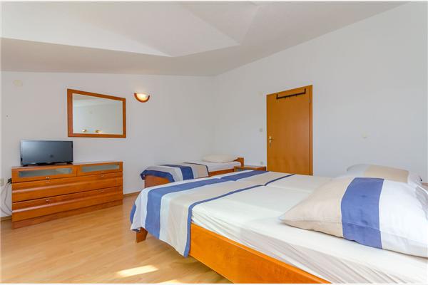 Apartment A4, for 4 persons