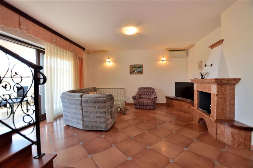 Apartment A1, for 8 persons