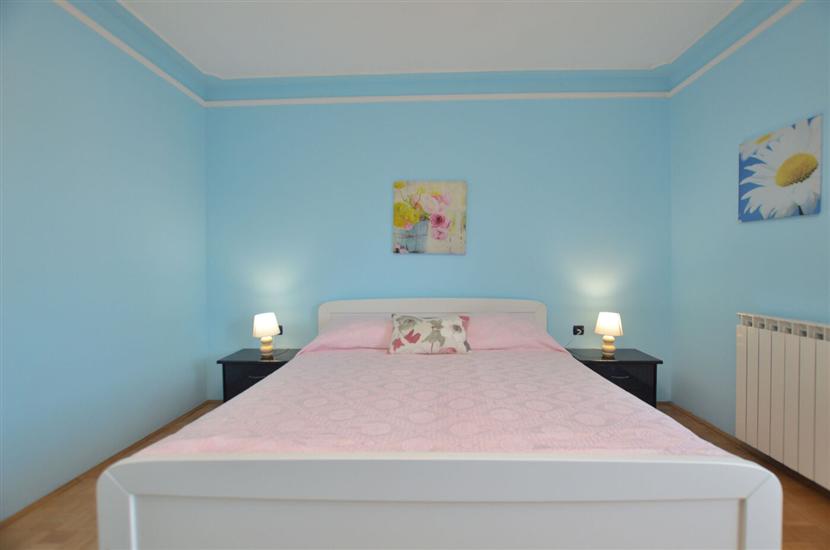 Apartment A1, for 8 persons