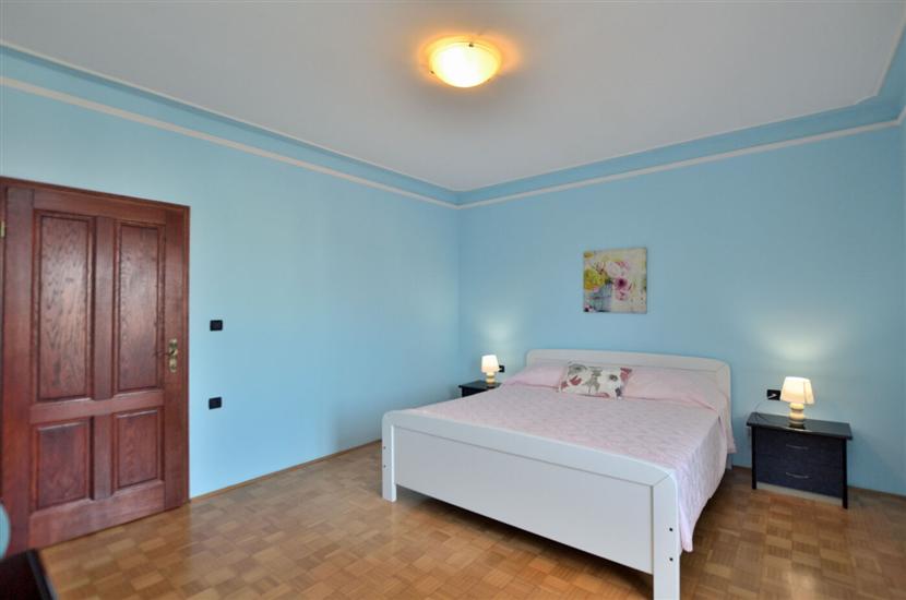Apartment A1, for 8 persons