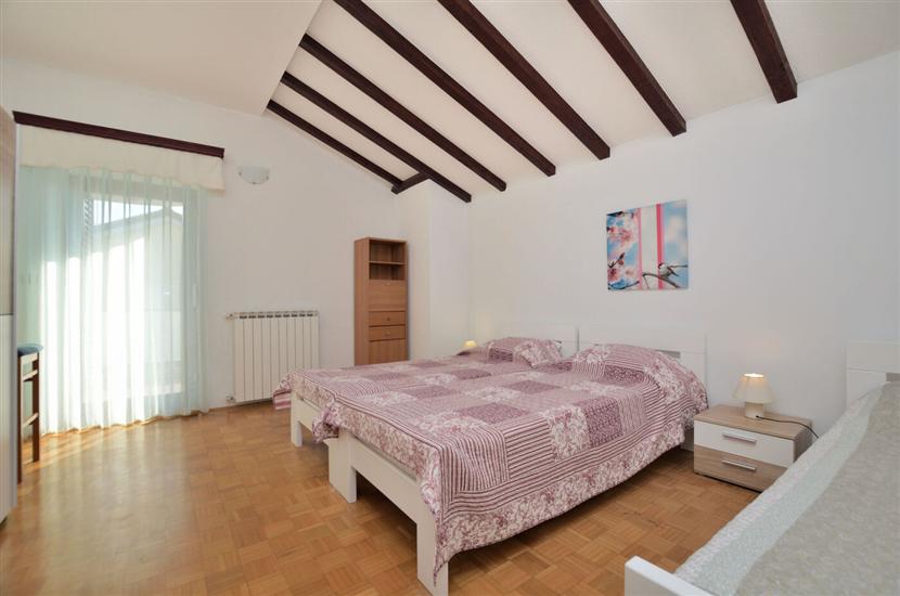 Apartment A1, for 8 persons