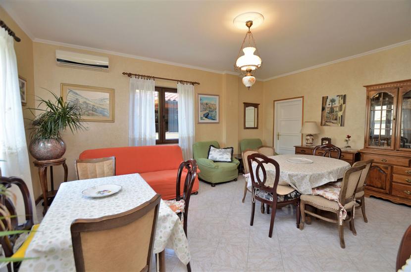 Apartment A1, for 8 persons