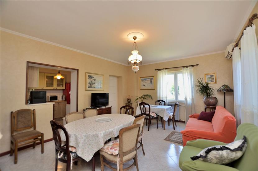 Apartment A1, for 8 persons