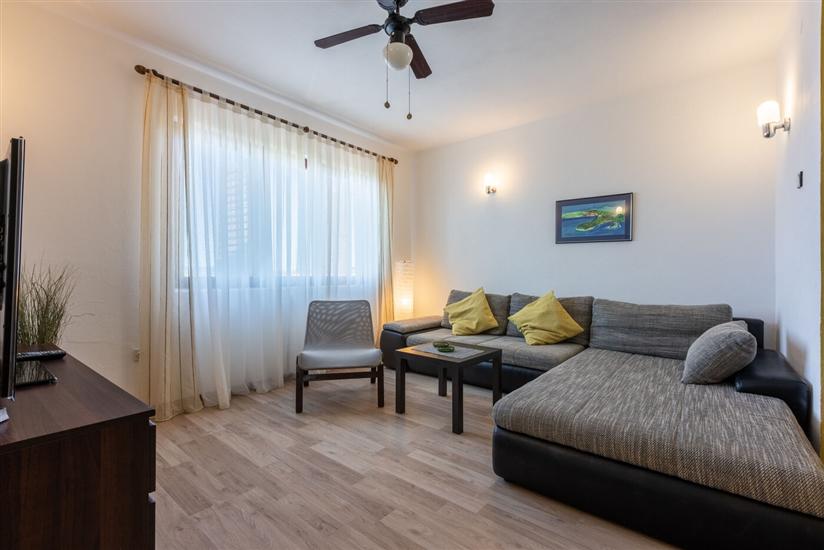 Apartment A1, for 6 persons