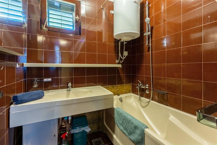 Apartment A1, for 6 persons