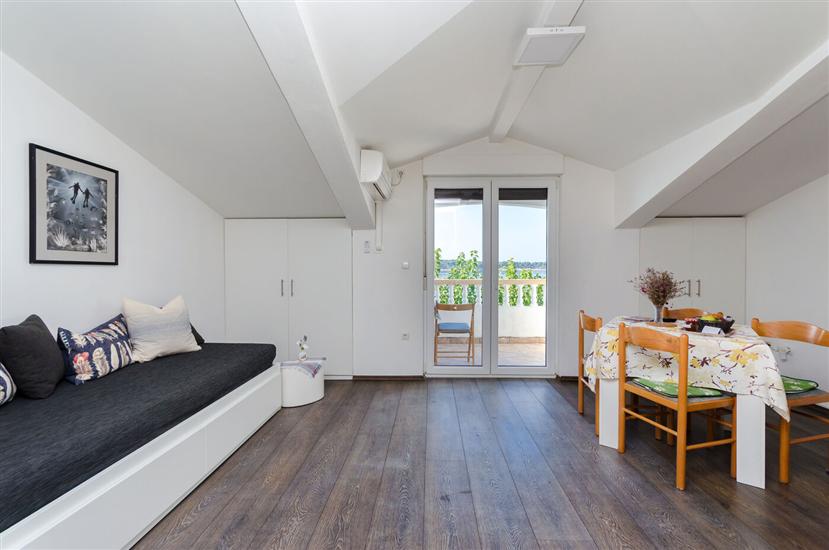 Apartment A4, for 4 persons