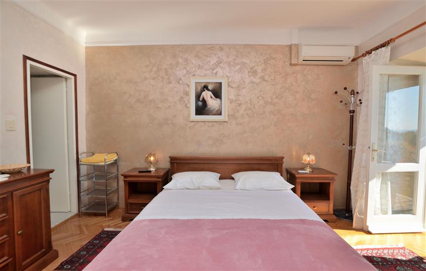 Apartment A1, for 8 persons