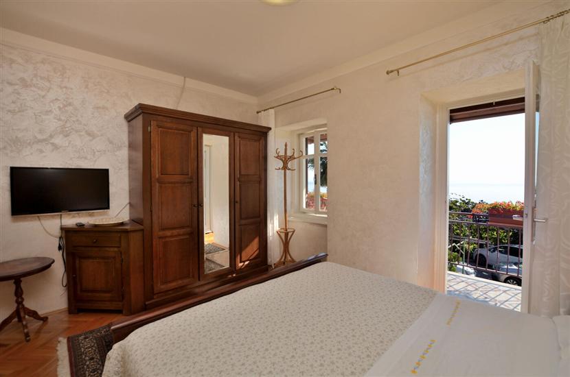 Apartment A1, for 8 persons