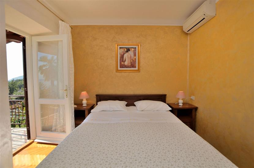 Apartment A1, for 8 persons