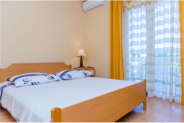 Apartment A1, for 5 persons