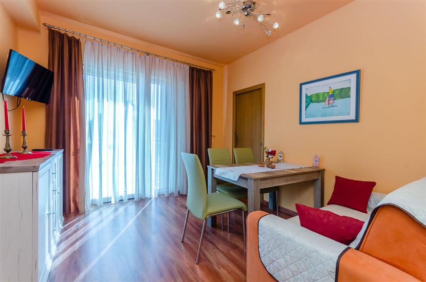 Apartment A1, for 5 persons