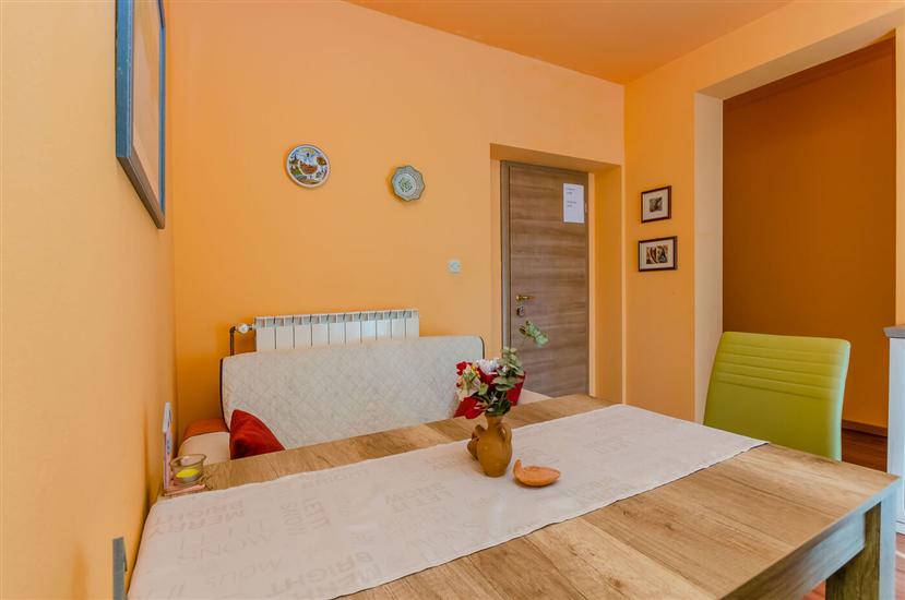 Apartment A1, for 5 persons