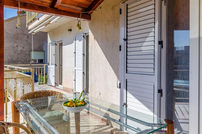 Apartment A1, for 5 persons