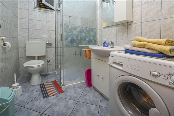 Apartment A1, for 5 persons