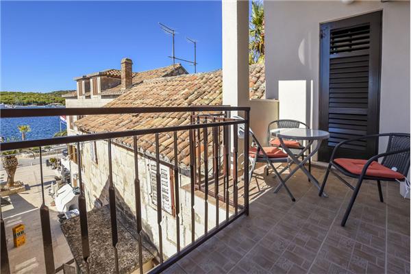 Apartment A1, for 5 persons