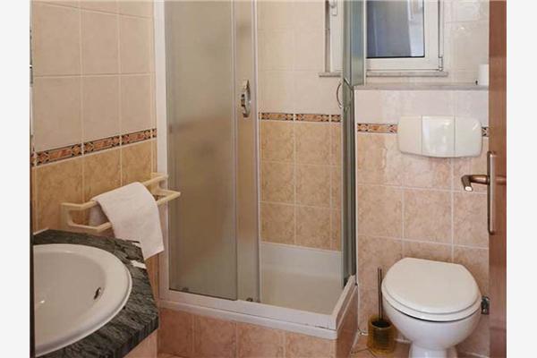 Apartment A1, for 6 persons