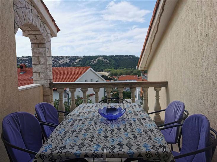 Apartment A2, for 6 persons