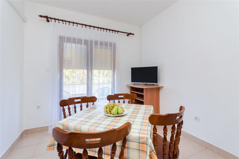 Apartment A1, for 5 persons