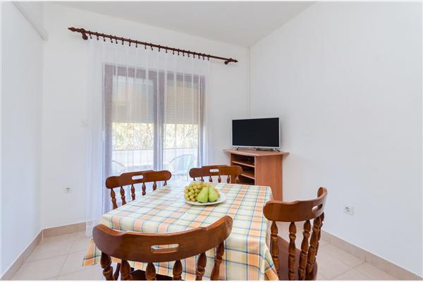 Apartment A1, for 5 persons