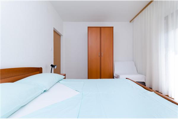 Apartment A1, for 5 persons