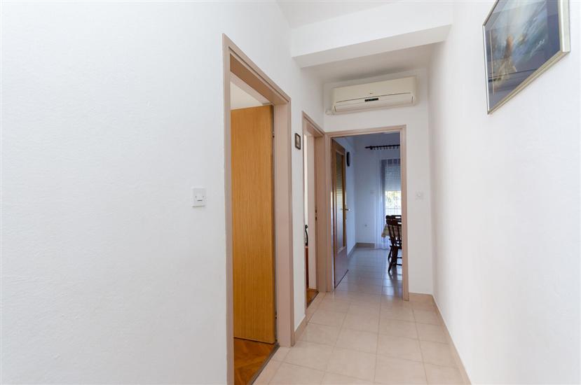 Apartment A1, for 5 persons