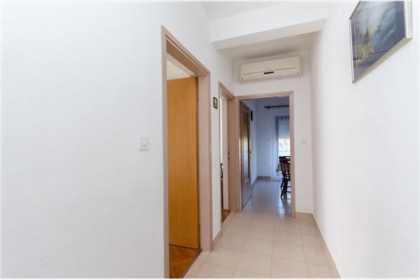 Apartment A1, for 5 persons