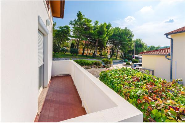 Apartment A2, for 5 persons