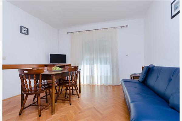 Apartment A2, for 5 persons