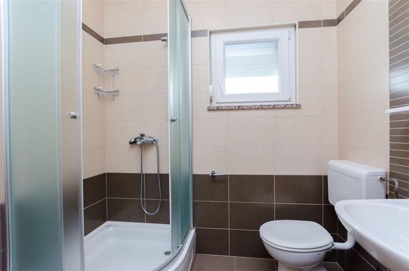 Apartment A2, for 5 persons